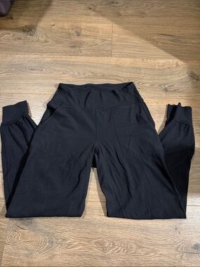 lululemon athletica Black High-Rise Performance joggers size 6